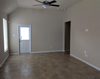 5211 Ivory Glass Drive - Photo Thumbnail 7