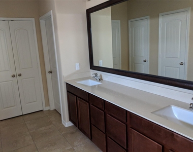 5211 Ivory Glass Drive - Photo Thumbnail 10