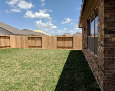 5211 Ivory Glass Drive - Photo Thumbnail 19