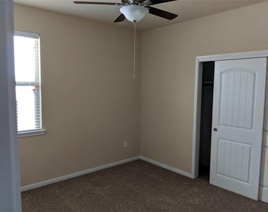 5211 Ivory Glass Drive - Photo Thumbnail 17