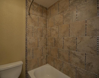 5831 Culross Close - Photo Thumbnail 12