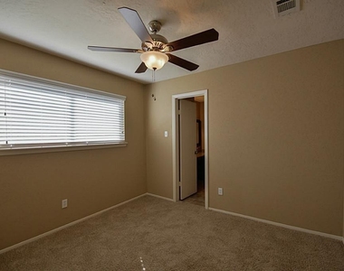 5831 Culross Close - Photo Thumbnail 10
