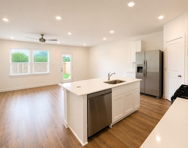 28130 Meadowlark Sky Dr - Photo Thumbnail 9