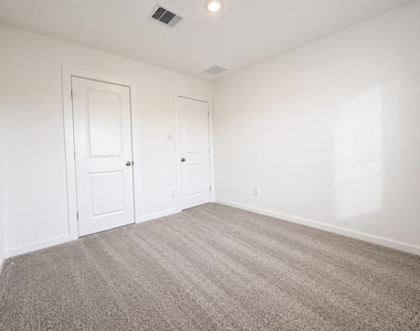 28130 Meadowlark Sky Dr - Photo Thumbnail 3