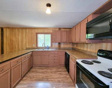 20272 Forest Woods Lane - Photo Thumbnail 4