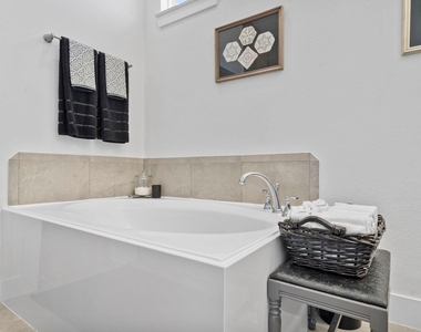 7907 Starfish Arbor Drive - Photo Thumbnail 19