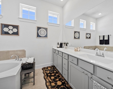 7907 Starfish Arbor Drive - Photo Thumbnail 17