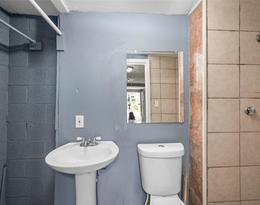 2631 Oakcliff Street - Photo Thumbnail 2