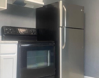 2631 Oakcliff Street - Photo Thumbnail 6