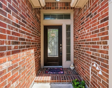 3802 Windmill Links Drive - Photo Thumbnail 2