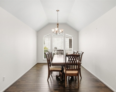 3802 Windmill Links Drive - Photo Thumbnail 5