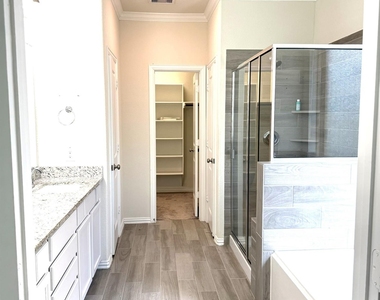 15823 Vanderpool River Drive - Photo Thumbnail 13