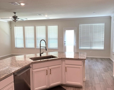 15823 Vanderpool River Drive - Photo Thumbnail 10