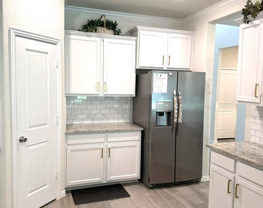 15823 Vanderpool River Drive - Photo Thumbnail 9