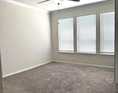 15823 Vanderpool River Drive - Photo Thumbnail 12