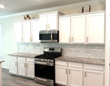 15823 Vanderpool River Drive - Photo Thumbnail 8