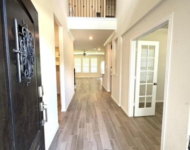 15823 Vanderpool River Drive - Photo Thumbnail 3