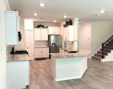 15823 Vanderpool River Drive - Photo Thumbnail 7