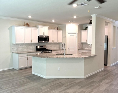 15823 Vanderpool River Drive - Photo Thumbnail 6