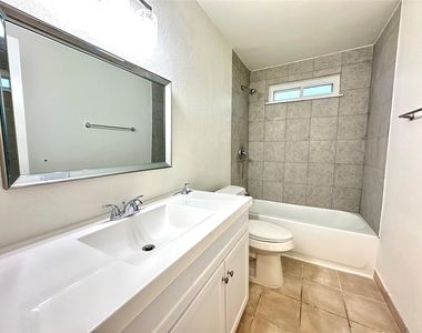 504 Raymond Street - Photo Thumbnail 11