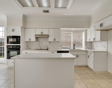 1127 Gloria Court - Photo Thumbnail 23