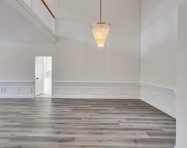 1127 Gloria Court - Photo Thumbnail 13