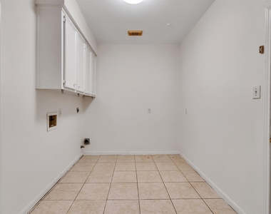 1127 Gloria Court - Photo Thumbnail 26