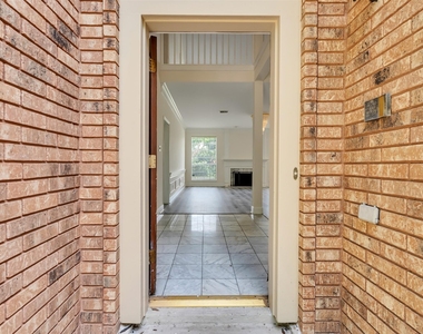 1127 Gloria Court - Photo Thumbnail 12