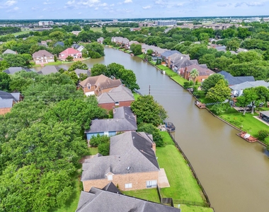 1127 Gloria Court - Photo Thumbnail 4