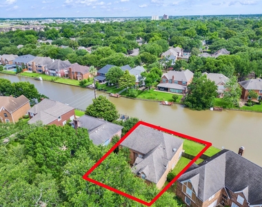 1127 Gloria Court - Photo Thumbnail 3