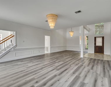 1127 Gloria Court - Photo Thumbnail 17
