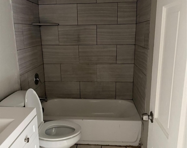 1209 Glenn Avenue - Photo Thumbnail 7