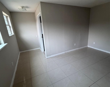 1209 Glenn Avenue - Photo Thumbnail 10