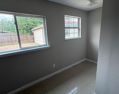 1209 Glenn Avenue - Photo Thumbnail 12