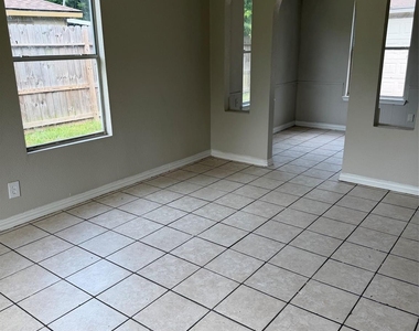 1209 Glenn Avenue - Photo Thumbnail 1