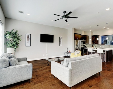 3015 Gillespie Street - Photo Thumbnail 2