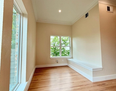 1323 Rosewood Street - Photo Thumbnail 2