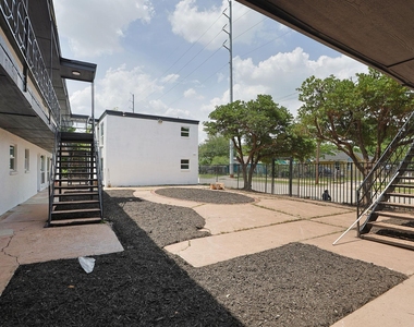 6840 Fairway Drive - Photo Thumbnail 4
