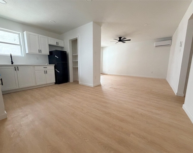 6840 Fairway Drive - Photo Thumbnail 6