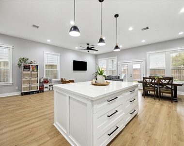 6496 Tc Jester Boulevard - Photo Thumbnail 3