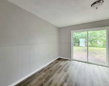 3121 Proswimmer Street - Photo Thumbnail 9