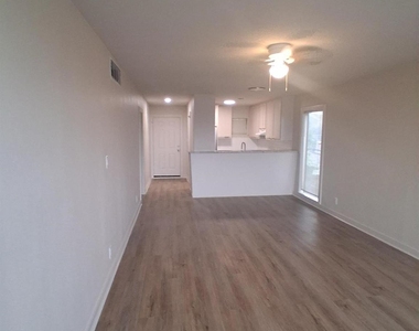 8906 Ilona Lane - Photo Thumbnail 3