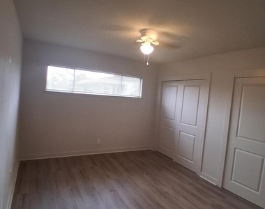 8906 Ilona Lane - Photo Thumbnail 8