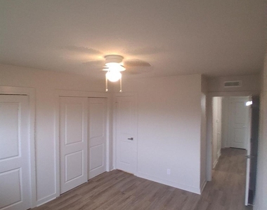 8906 Ilona Lane - Photo Thumbnail 9