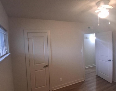 8906 Ilona Lane - Photo Thumbnail 10
