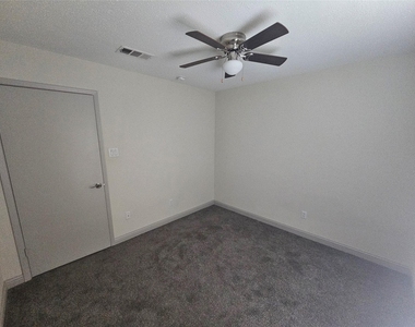 3206 Pebble Lake Drive - Photo Thumbnail 15