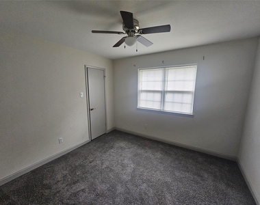 3206 Pebble Lake Drive - Photo Thumbnail 16