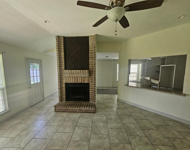 3206 Pebble Lake Drive - Photo Thumbnail 6