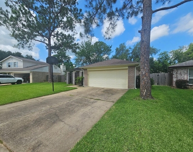 3206 Pebble Lake Drive - Photo Thumbnail 2