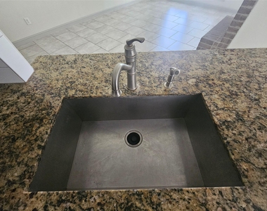 3206 Pebble Lake Drive - Photo Thumbnail 13